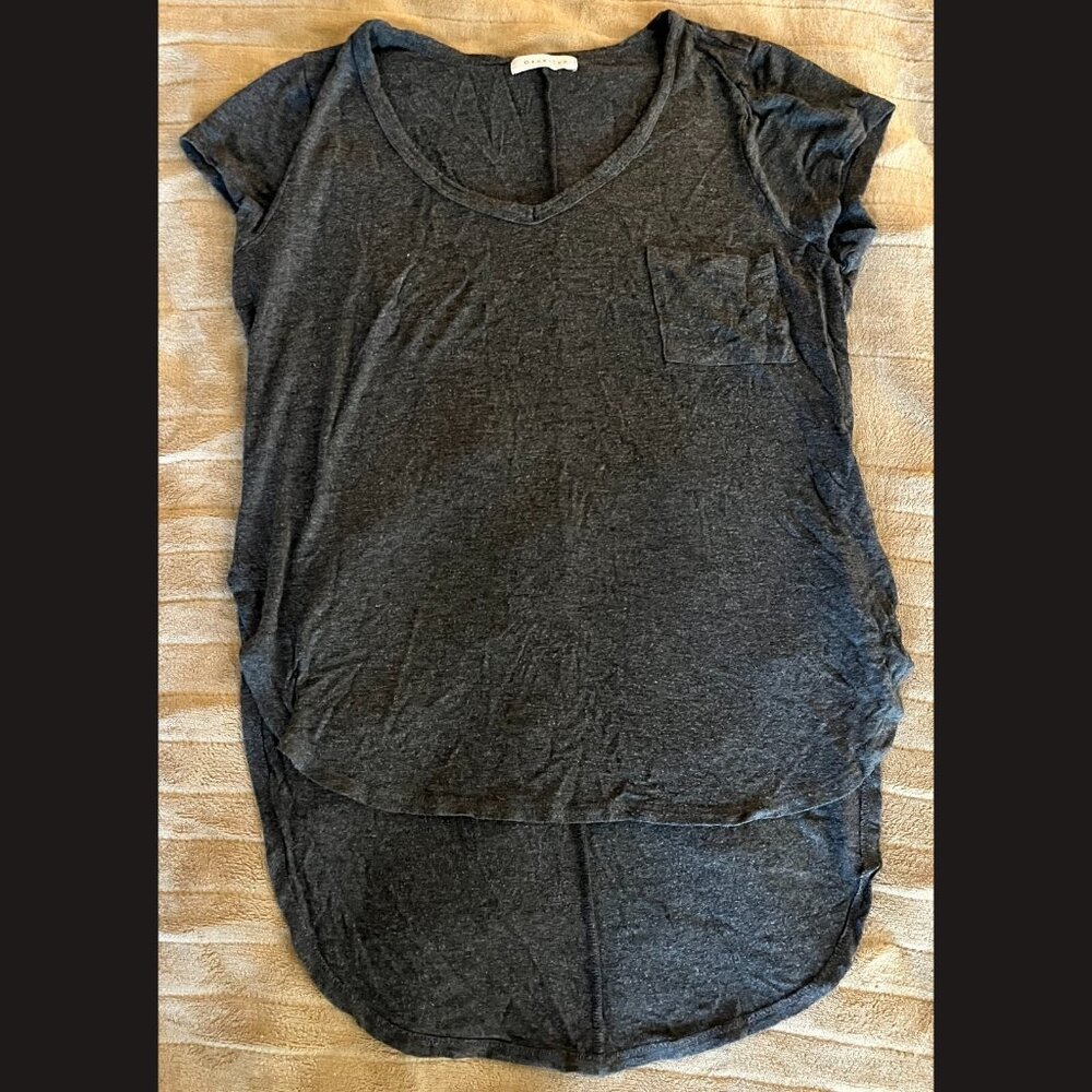 Occasion Women's Grey High-Low Top – Short Sleeve, Size Medium‎ Equivalent